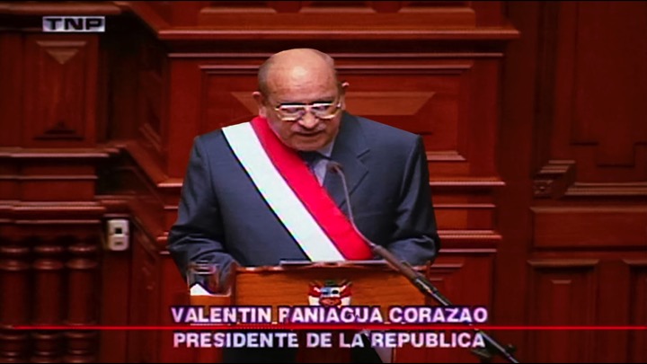 <span>Juramentación de Valentín Paniagua como presidente transitorio</span>